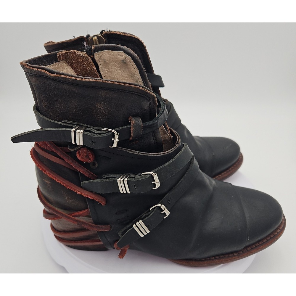 Freebird Crue Black Distressed Leather Sz W/9 Multi Strap Side Zip Ankle Bootie